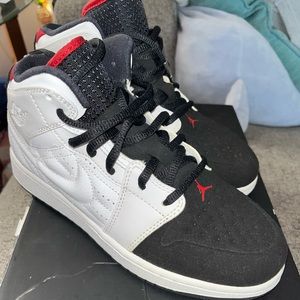 Air Jordan 1 Retro ‘99 BG Size 4.5 kids 6 Women never worn